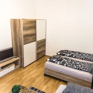 gorgeous-flat-only-15-min-to-center.vienna-besthotels.com/